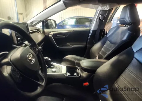 2021 Toyota Rav4 Limited z USA, uszkodzony, nr VIN 4T3D6RFV1MU019200